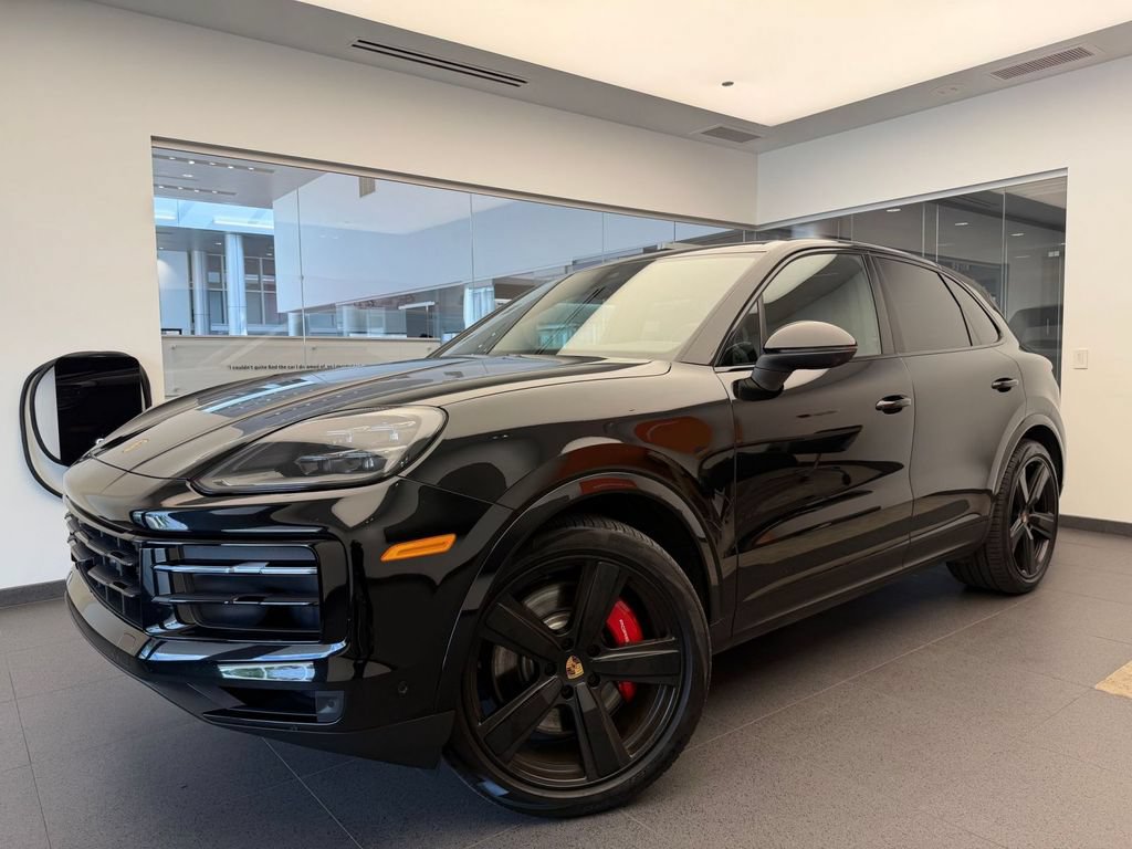 Used 2025 Porsche Cayenne S AWD/4WD image 1