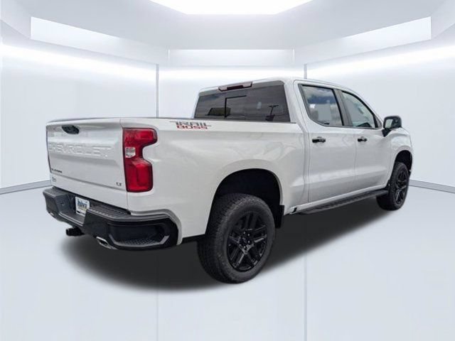 Used 2026 Chevrolet Silverado 1500 LT Trail Boss w/ Convenience Package II AWD/4WD image 4