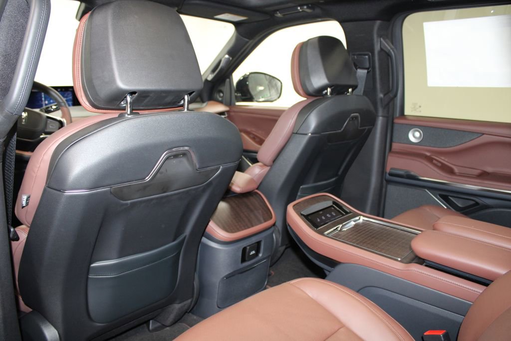 New 2026 Lincoln Navigator L Reserve AWD/4WD image 29