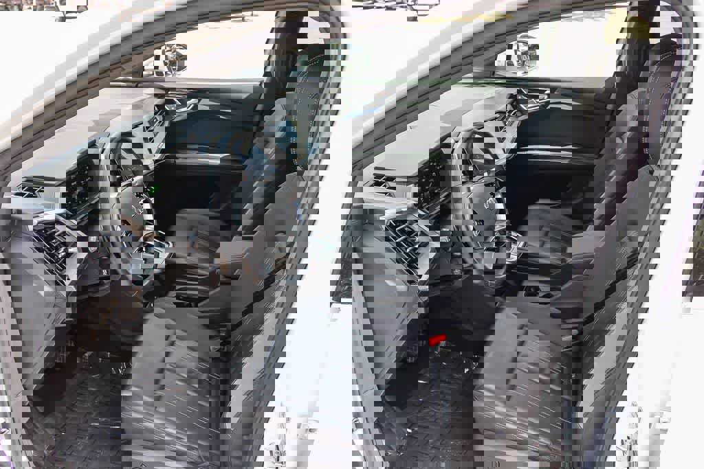 Used 2023 Audi Q4 e-tron Premium Plus w/ Premium Plus image 15