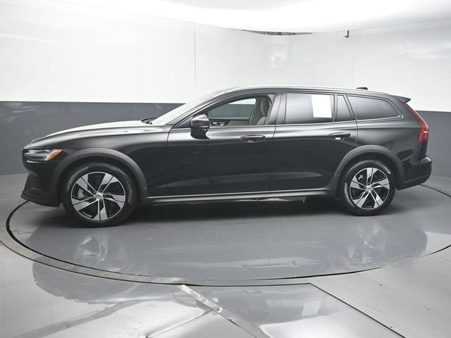 Used 2025 Volvo V60 B5 Cross Country Plus AWD/4WD image 5