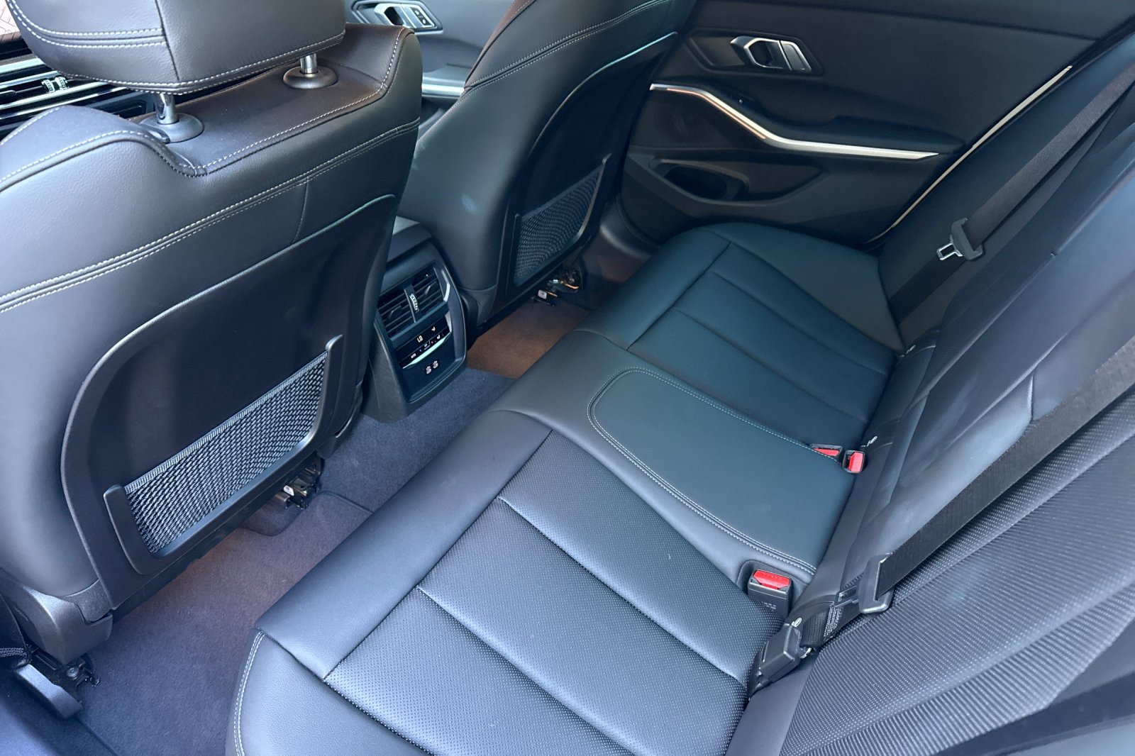 Used 2023 BMW 330i Sedan w/ Convenience Package RWD image 15