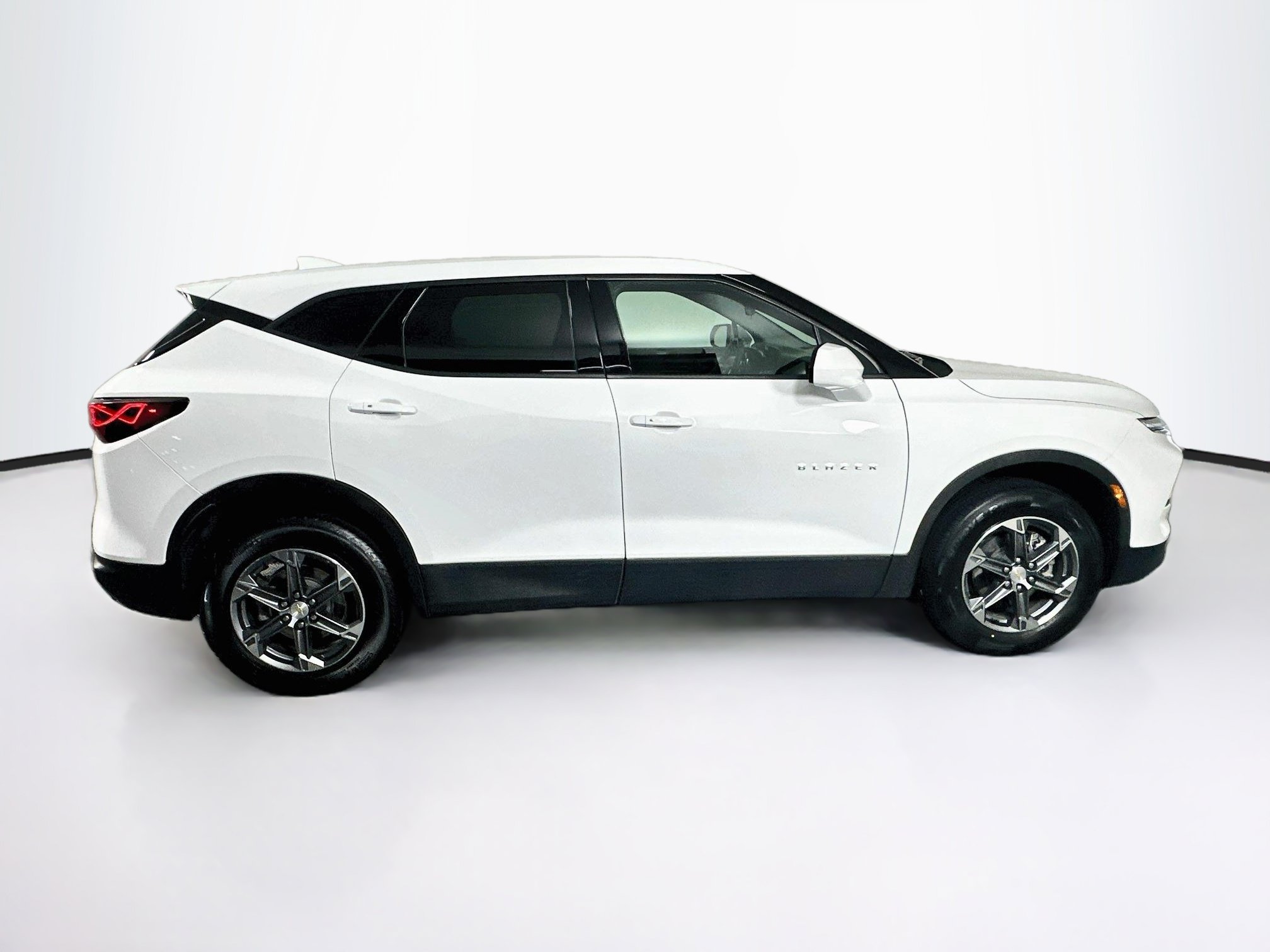 Used 2025 Chevrolet Blazer LT FWD image 10