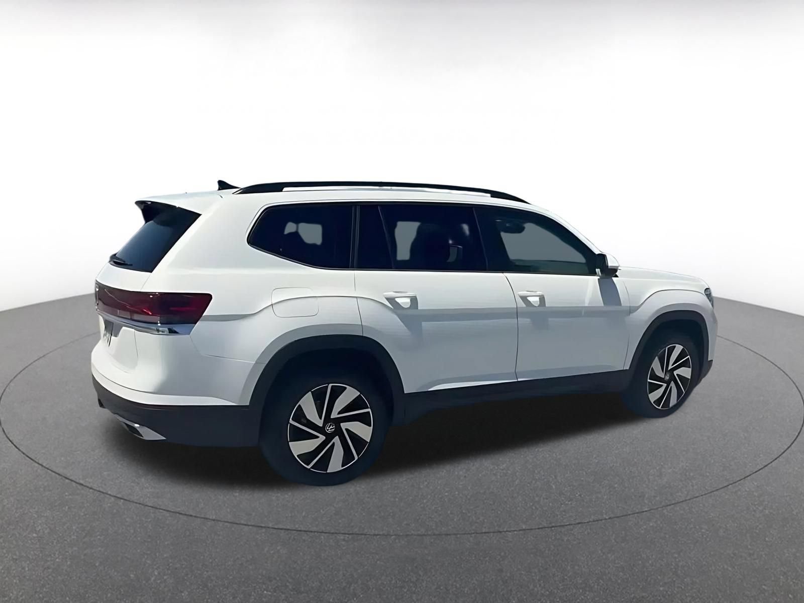 Used 2026 Volkswagen Atlas SE FWD image 15
