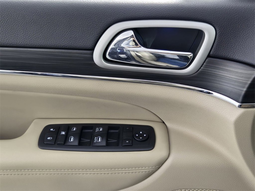 Used 2021 Jeep Grand Cherokee Limited image 27