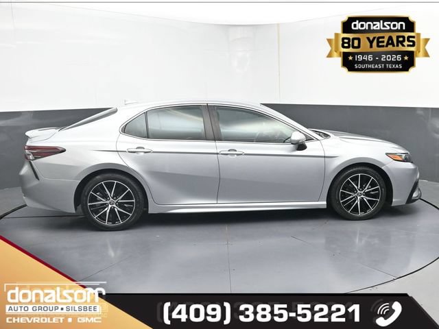 Used 2021 Toyota Camry SE FWD image 2