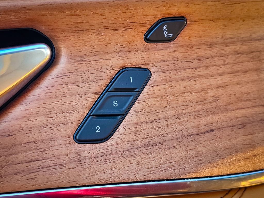 New 2026 Jeep Grand Cherokee Summit image 10