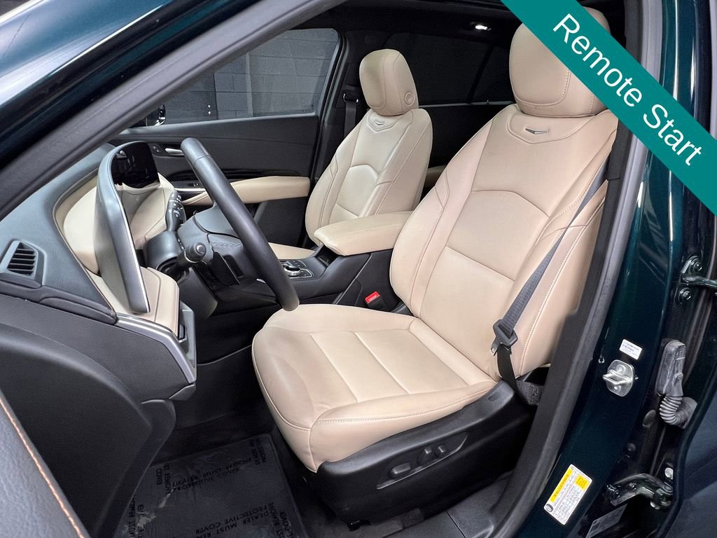 Used 2024 Cadillac XT4 Luxury w/ Cold Weather Package image 4