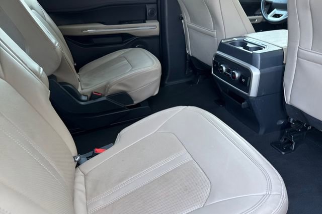 Used 2024 Ford Expedition Limited AWD/4WD image 19
