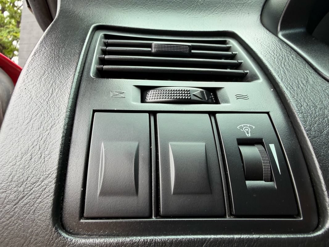 Used 2004 Hyundai Tiburon GT FWD image 31