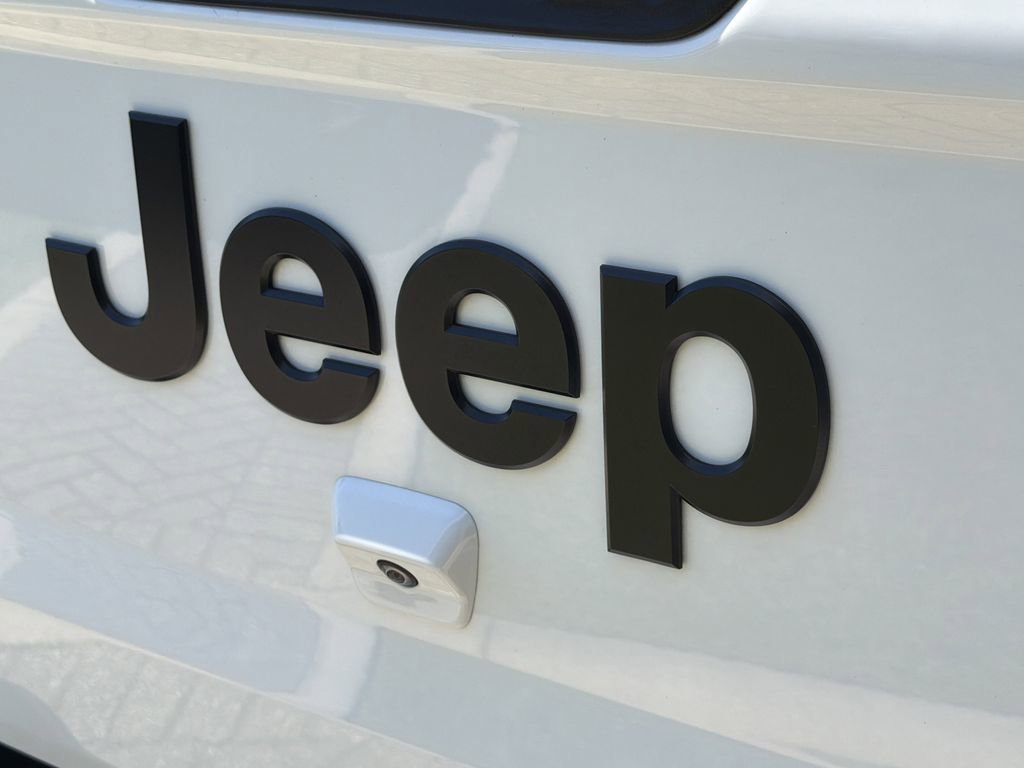 Used 2023 Jeep Gladiator Sport AWD/4WD image 10