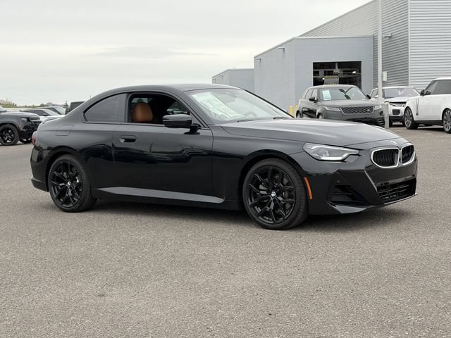 Used 2026 BMW 230i Coupe w/ M Sport Package RWD image 4