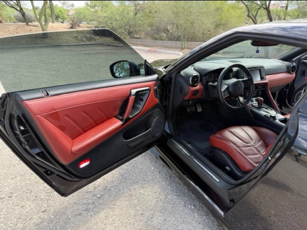 Used 2020 Nissan GT-R Premium w/ Premium Interior Package AWD/4WD image 23
