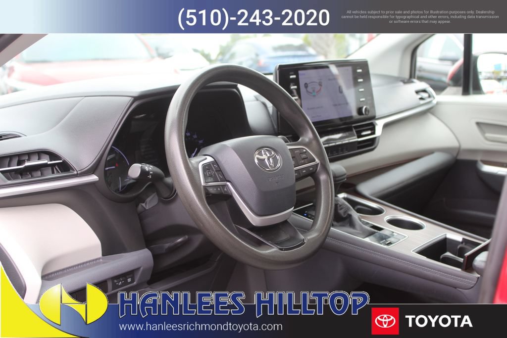 Used 2021 Toyota Sienna LE w/ LE Plus Package FWD image 12