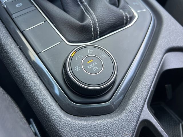 Certified 2023 Volkswagen Tiguan SE R-Line image 21