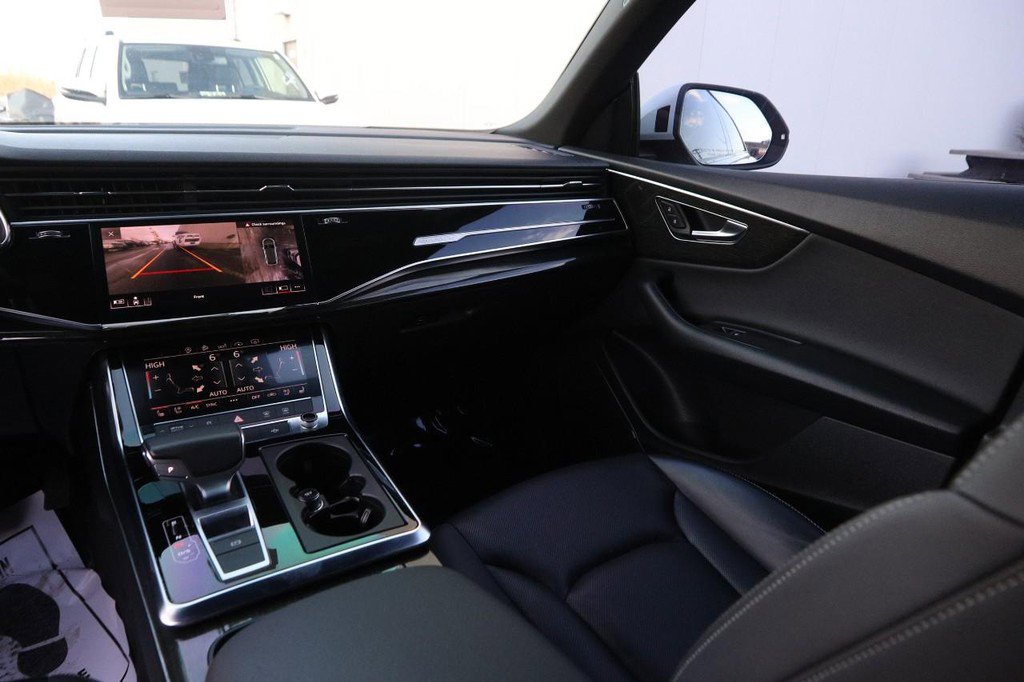 Used 2019 Audi Q8 Premium Plus w/ Premium Plus image 26