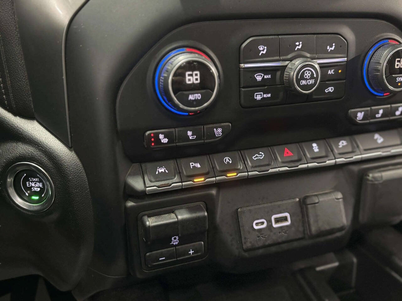 Used 2019 Chevrolet Silverado 1500 LTZ w/ LTZ Premium Package AWD/4WD image 36