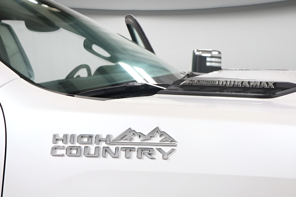 Used 2024 Chevrolet Silverado 2500 High Country w/ High Country Premium Package AWD/4WD image 31