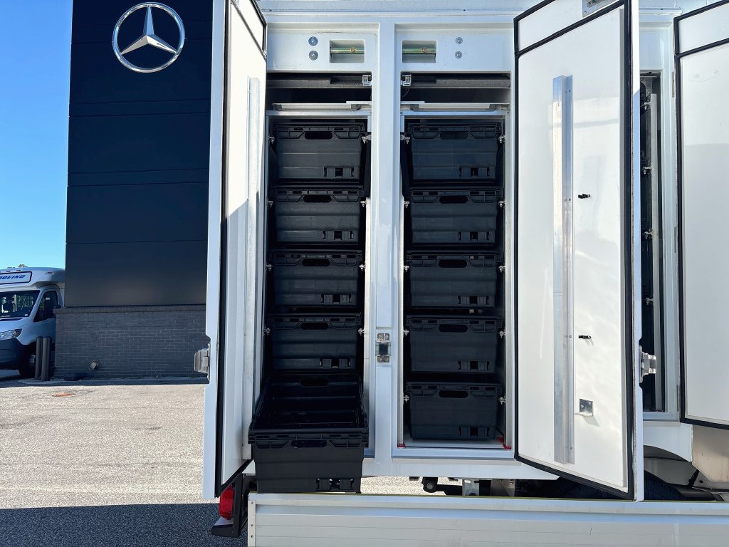 Used 2022 Mercedes-Benz Sprinter 3500 image 9
