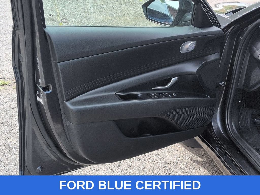 Used 2023 Hyundai Elantra SEL FWD image 9
