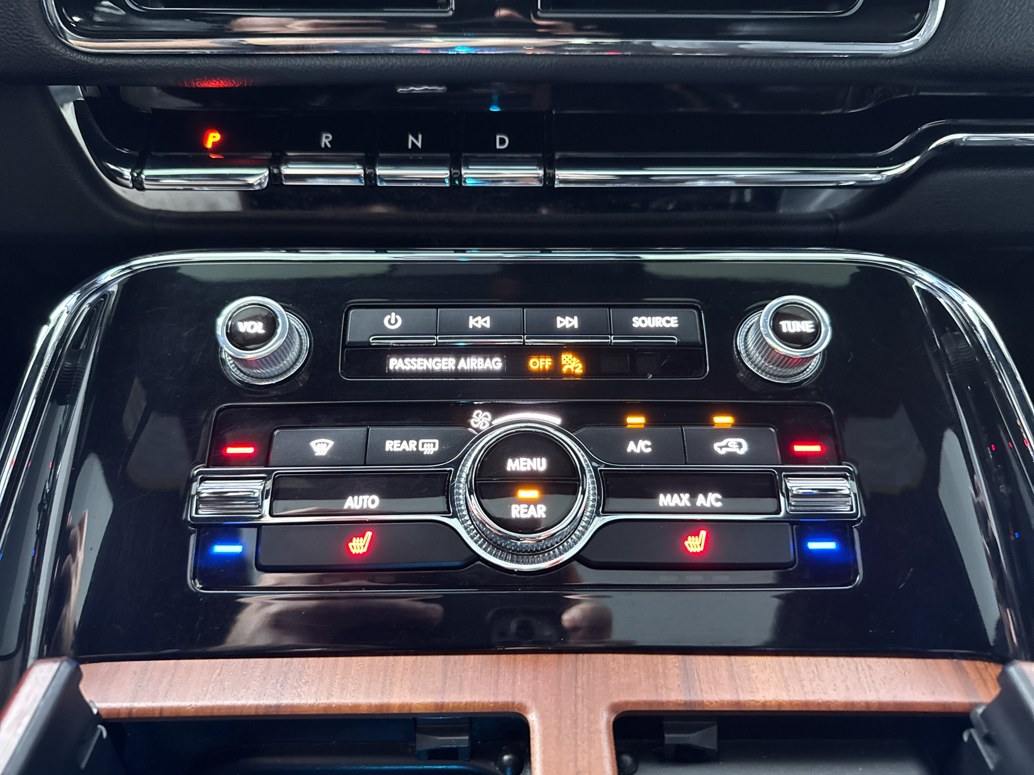 Used 2018 Lincoln Navigator L Select AWD/4WD image 22