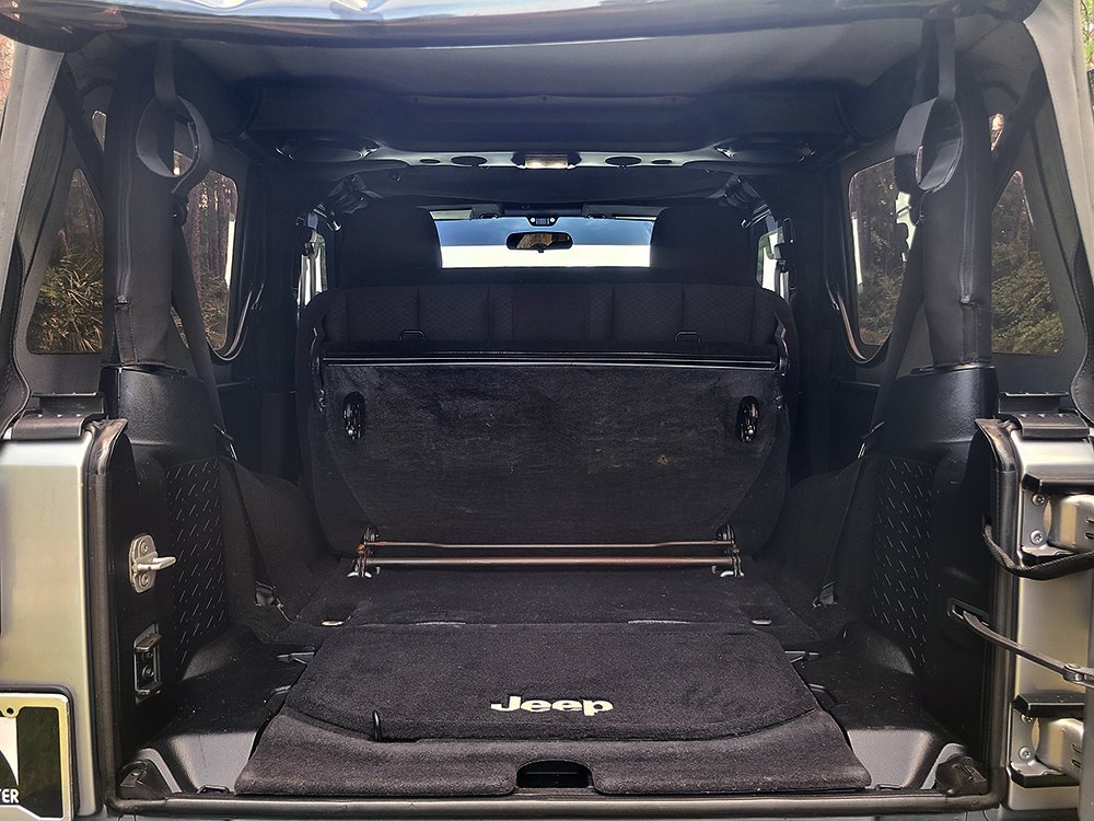 Used 2013 Jeep Wrangler Sport AWD/4WD image 18