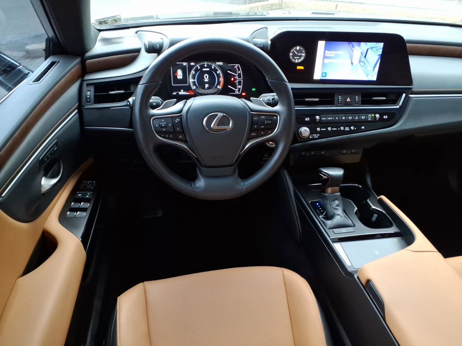 Certified 2024 Lexus ES 350 w/ Premium Package image 7