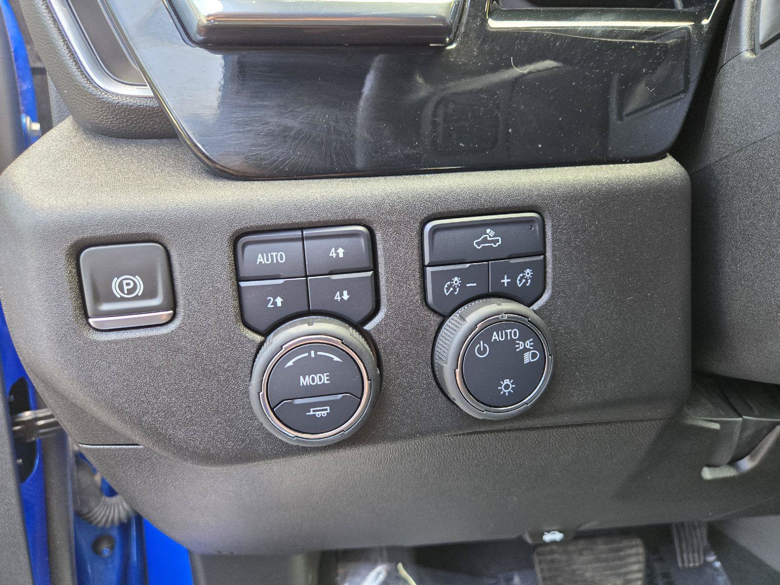 Used 2025 Chevrolet Silverado 1500 LT AWD/4WD image 15