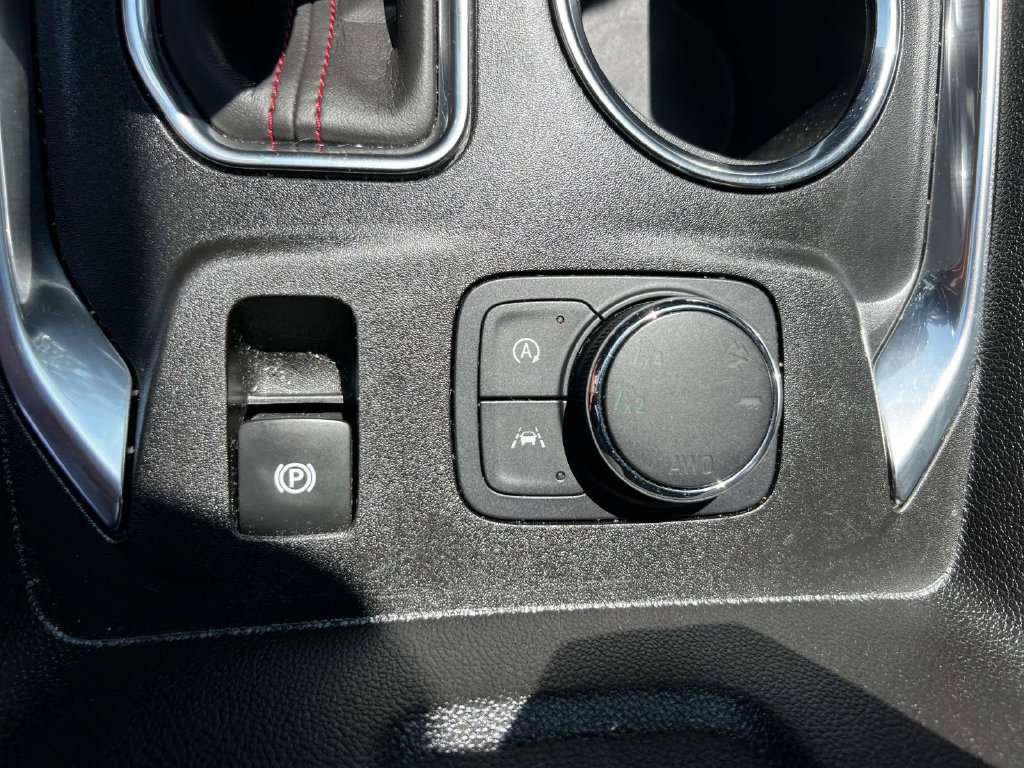 Used 2023 Chevrolet Traverse RS AWD/4WD image 31