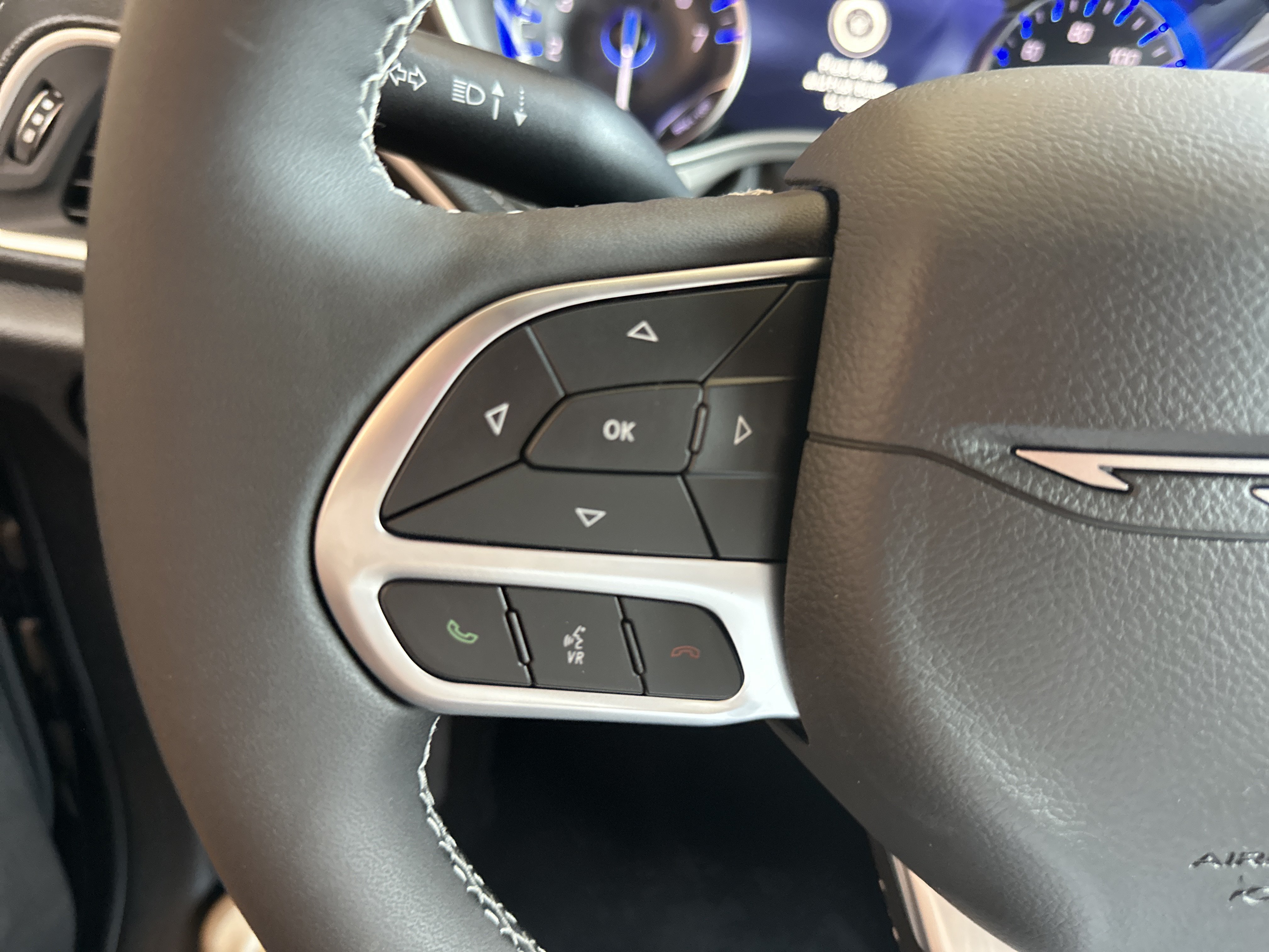 New 2027 Chrysler Pacifica Select AWD/4WD image 9