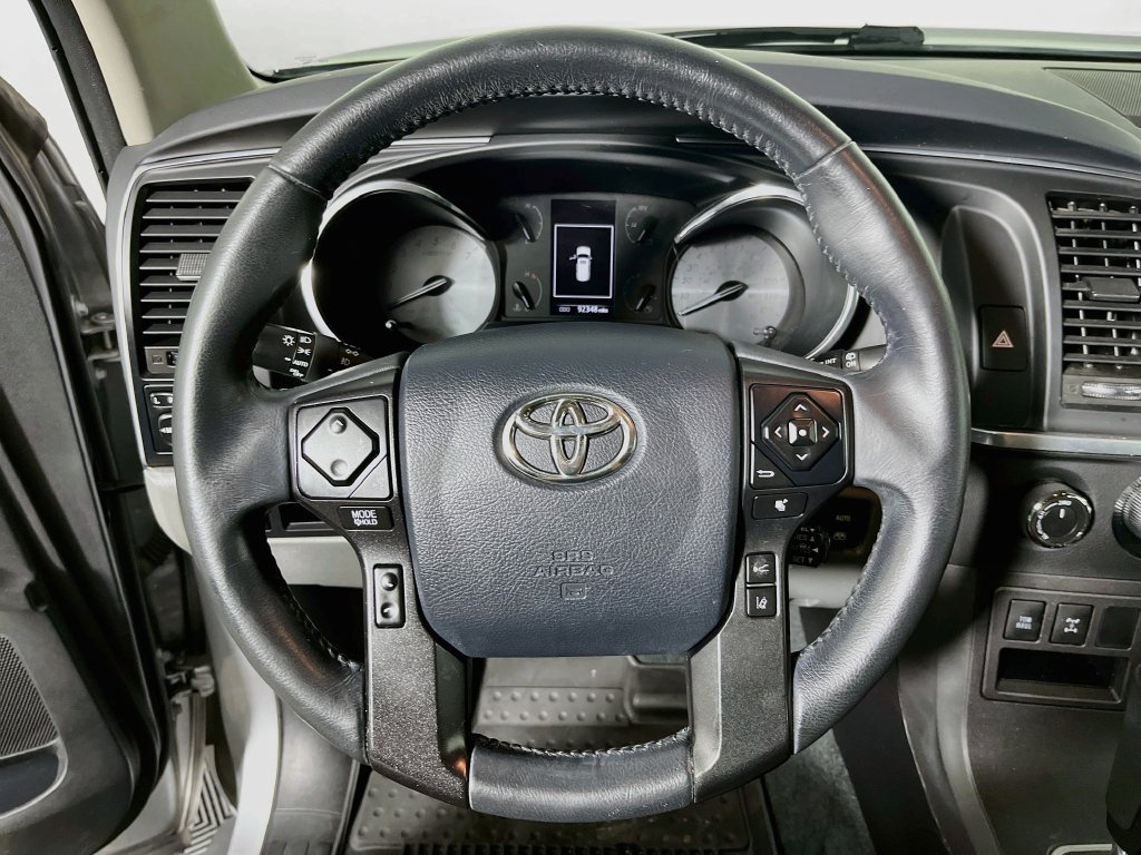 Used 2018 Toyota Sequoia Limited w/ Safety & Convenience Package AWD/4WD image 14