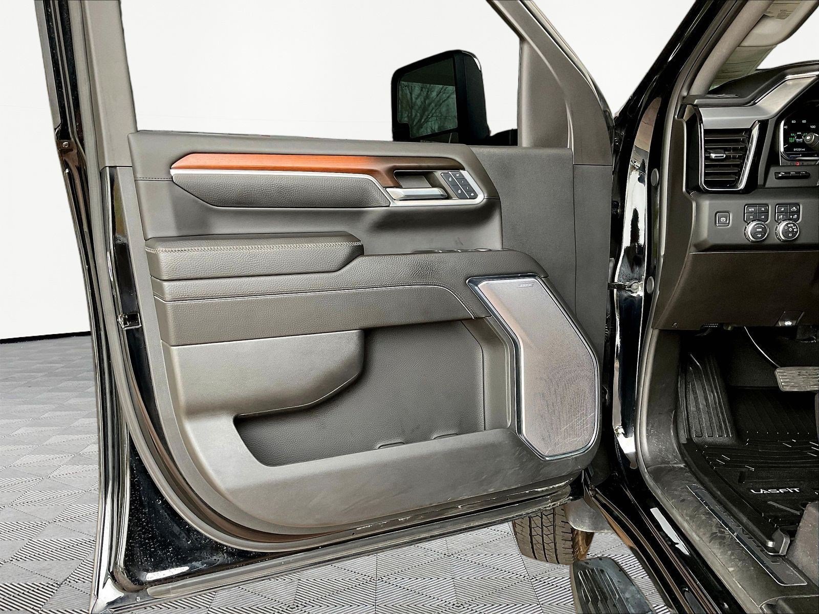 Used 2024 GMC Sierra 3500 Denali w/ Technology Package AWD/4WD image 21