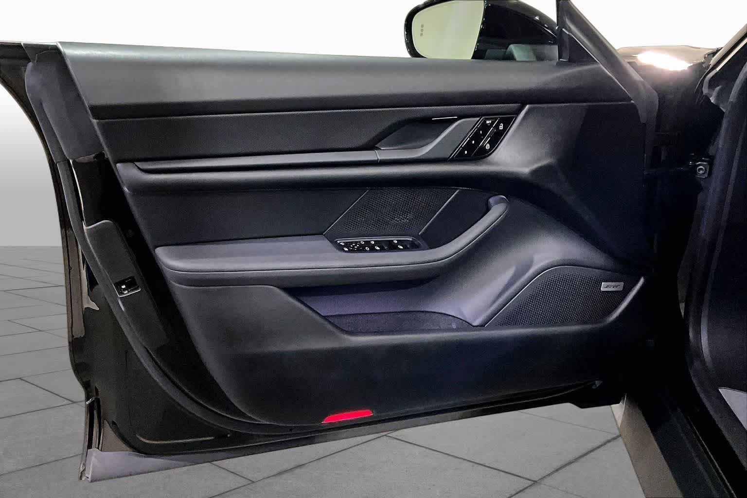 Used 2020 Porsche Taycan 4S AWD/4WD image 21