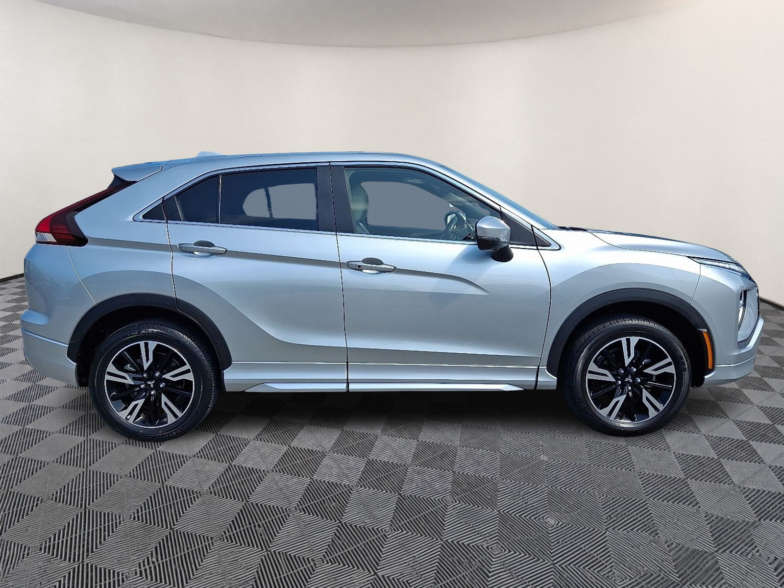 Used 2024 Mitsubishi Eclipse Cross SEL AWD/4WD image 7