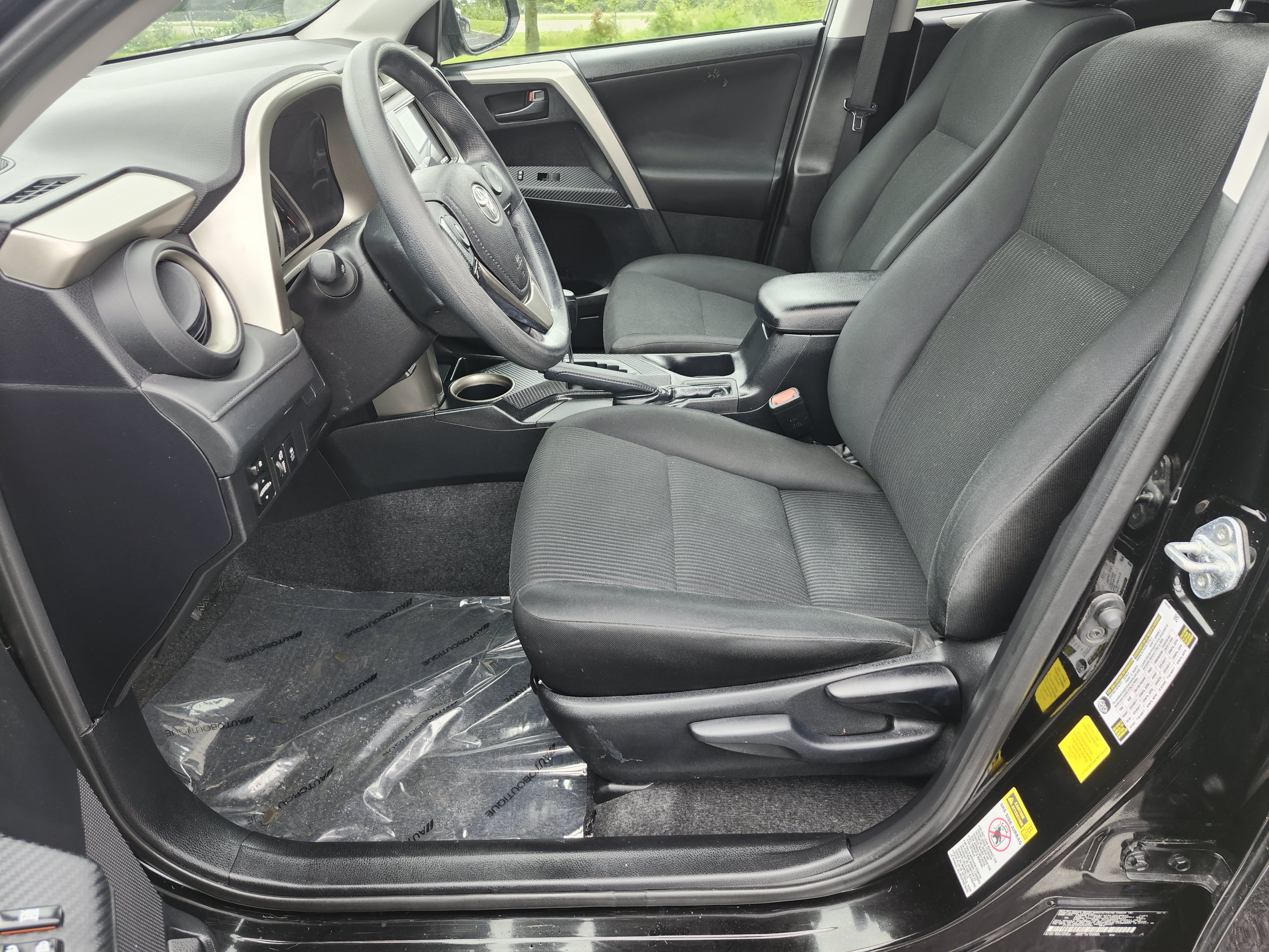 Used 2015 Toyota RAV4 LE FWD image 22