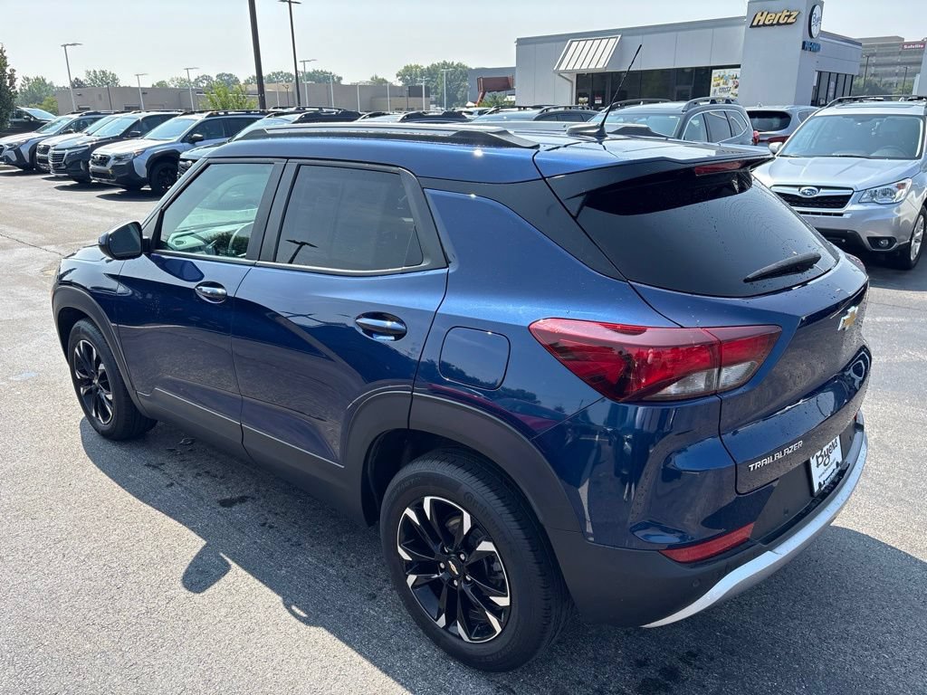 Used 2022 Chevrolet TrailBlazer LT w/ Convenience Package FWD image 5