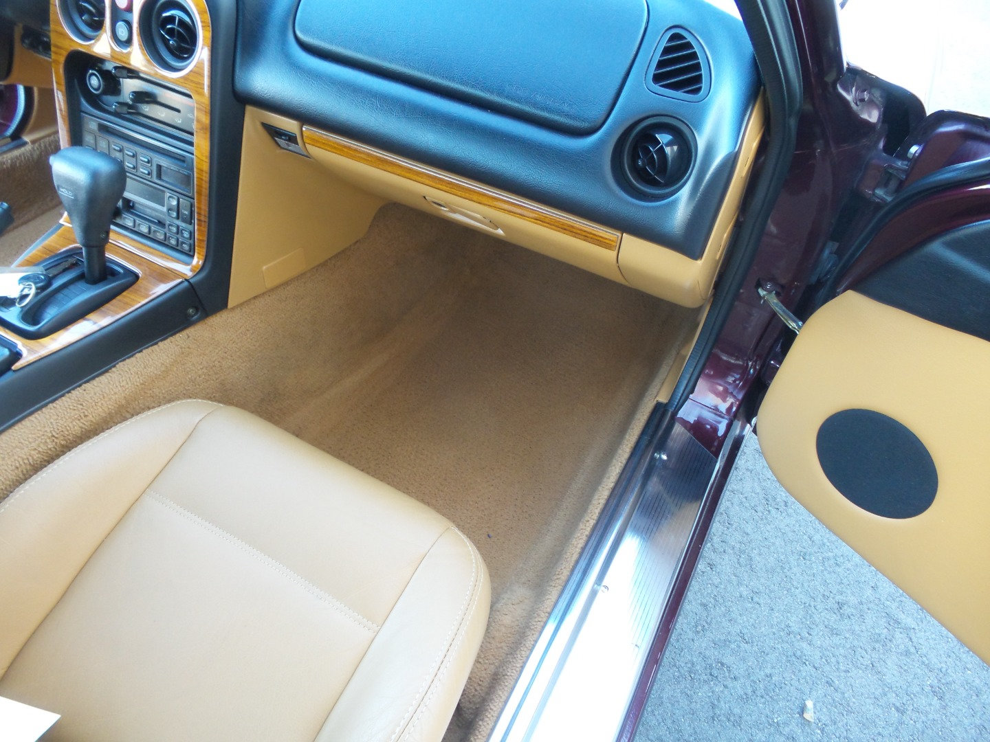 Used 1995 MAZDA MX-5 Miata RWD image 28