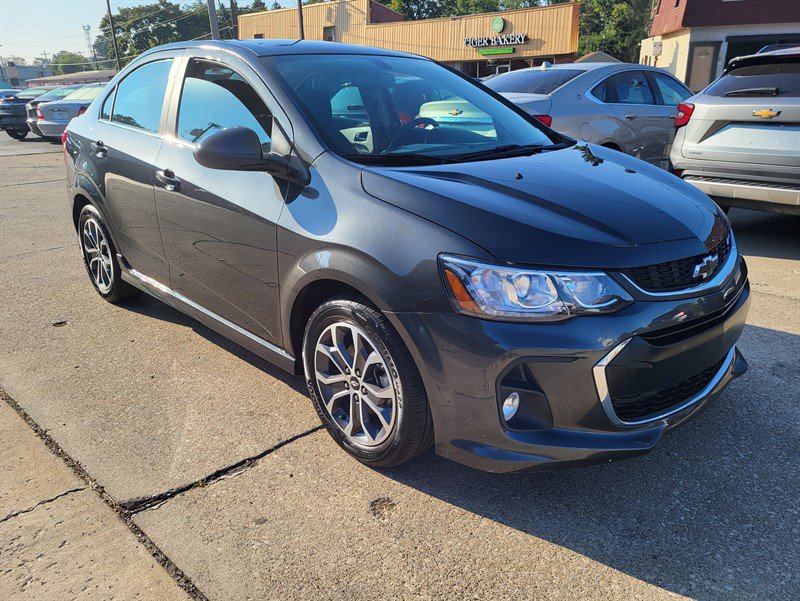 Used 2020 Chevrolet Sonic LT w/ Convenience Package image 3