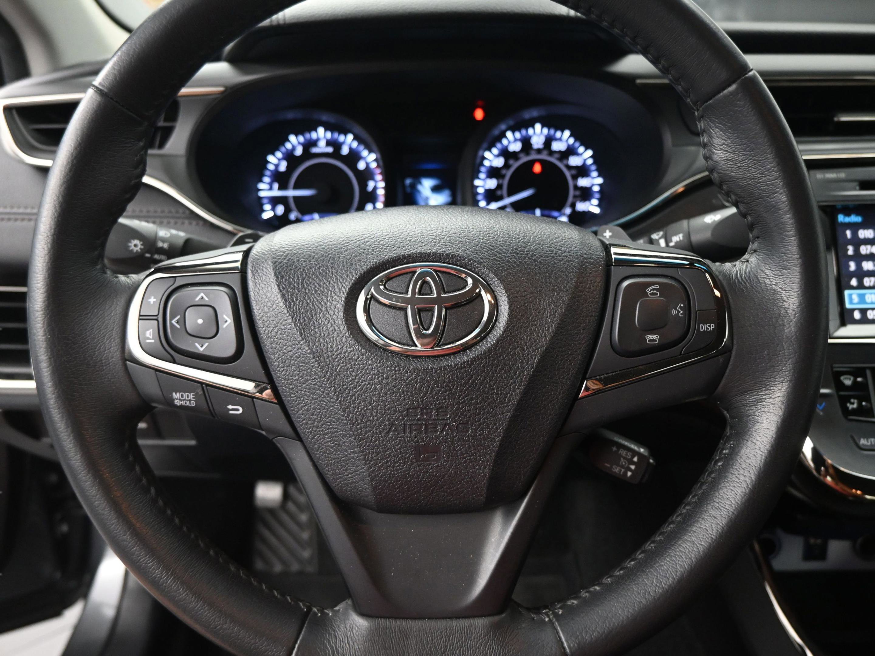 Used 2016 Toyota Avalon XLE image 27