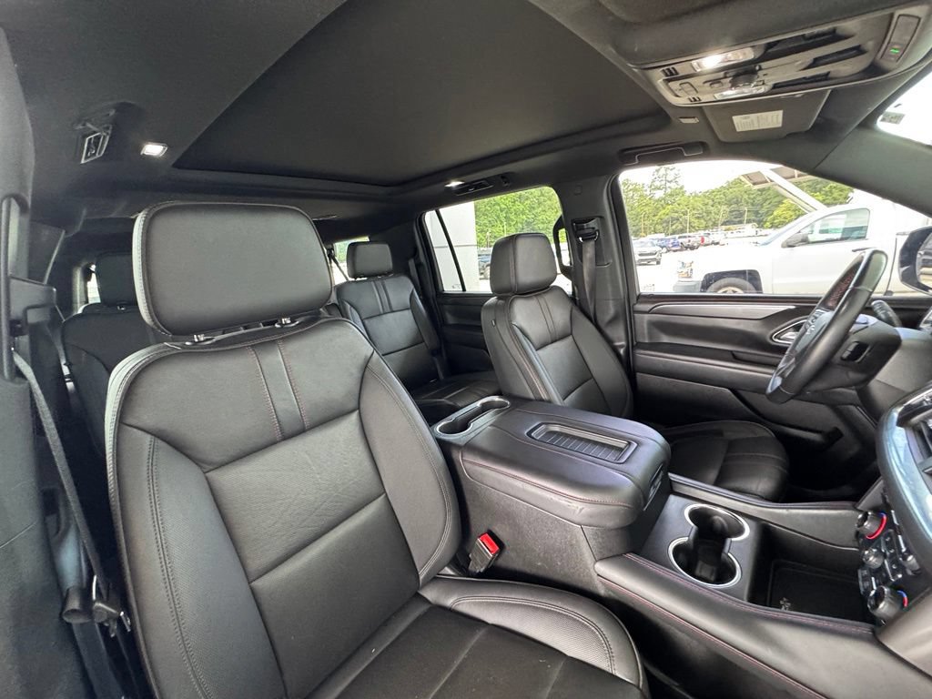 Used 2022 Chevrolet Suburban RST w/ Luxury Package RWD image 19