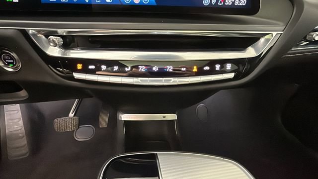 Used 2024 Cadillac Lyriq Tech RWD image 23