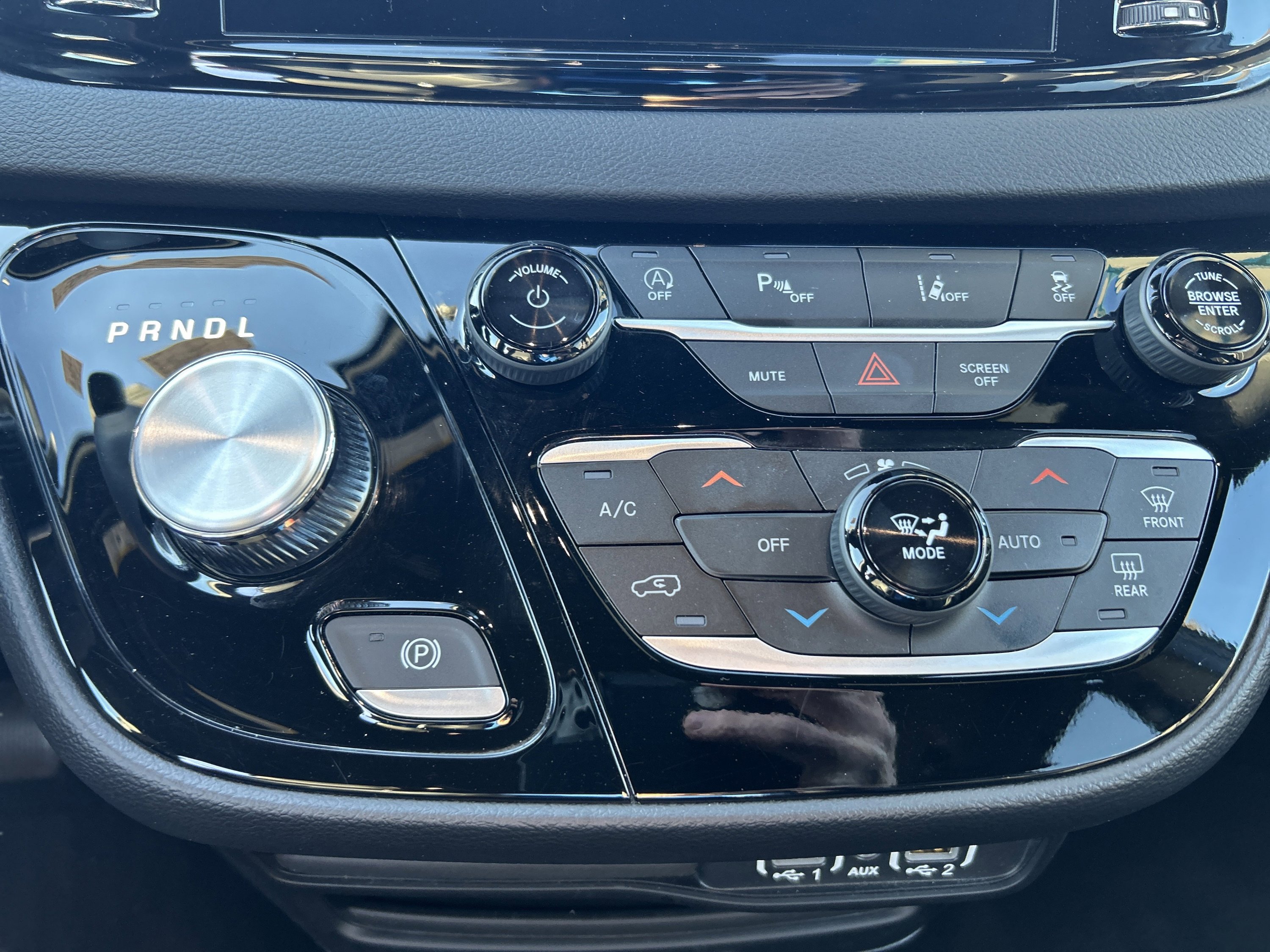 Used 2025 Chrysler Pacifica Select image 22