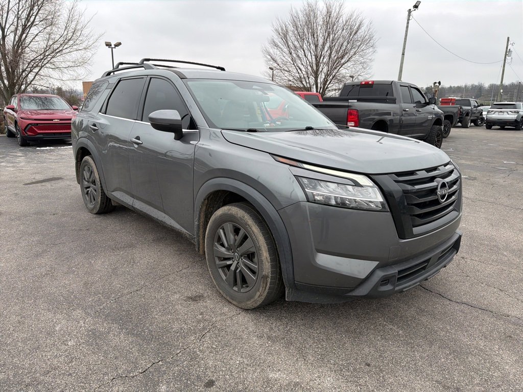 Used 2022 Nissan Pathfinder SV w/ SV Black Package image 3