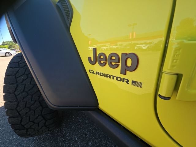 Used 2023 Jeep Gladiator Rubicon w/ Cold Weather Group AWD/4WD image 28