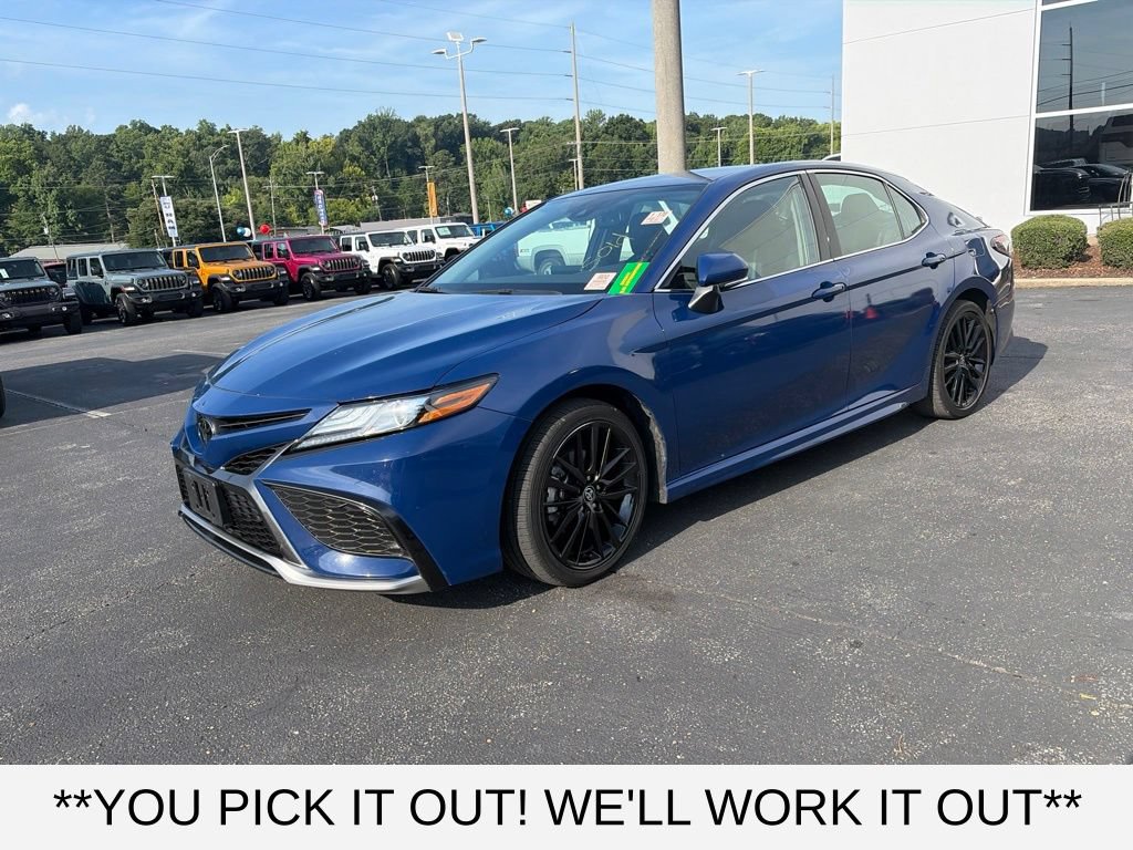 Used 2024 Toyota Camry XSE FWD image 3