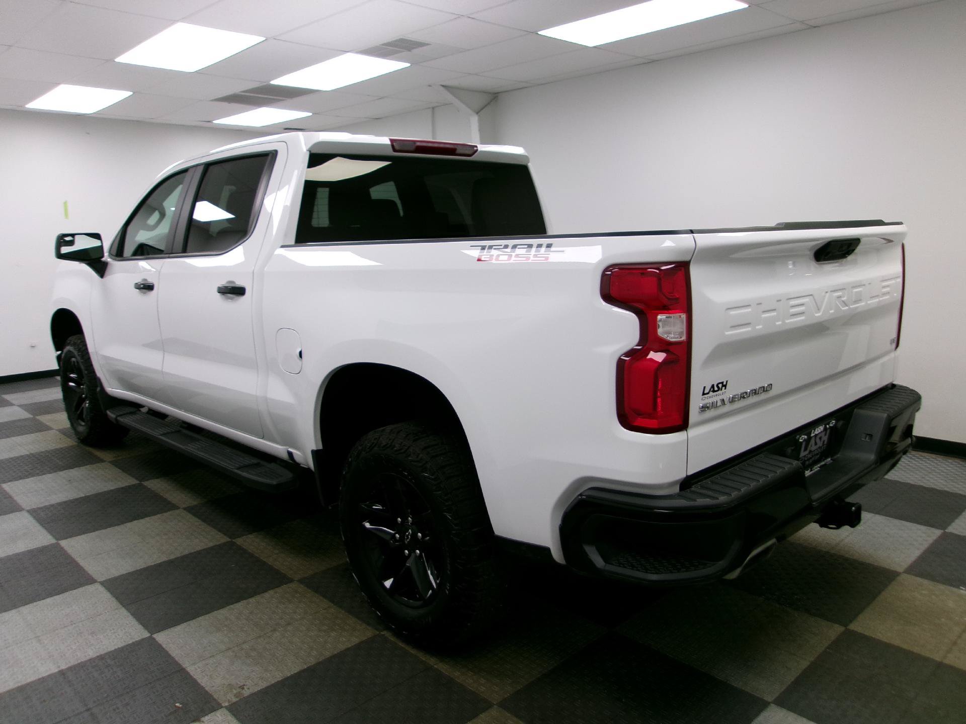 Used 2025 Chevrolet Silverado 1500 LT Trail Boss w/ Protection Package AWD/4WD image 4