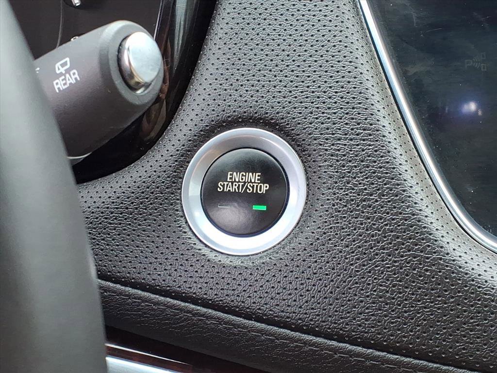 Used 2018 Cadillac XT5 Luxury w/ Driver Awareness Package image 23