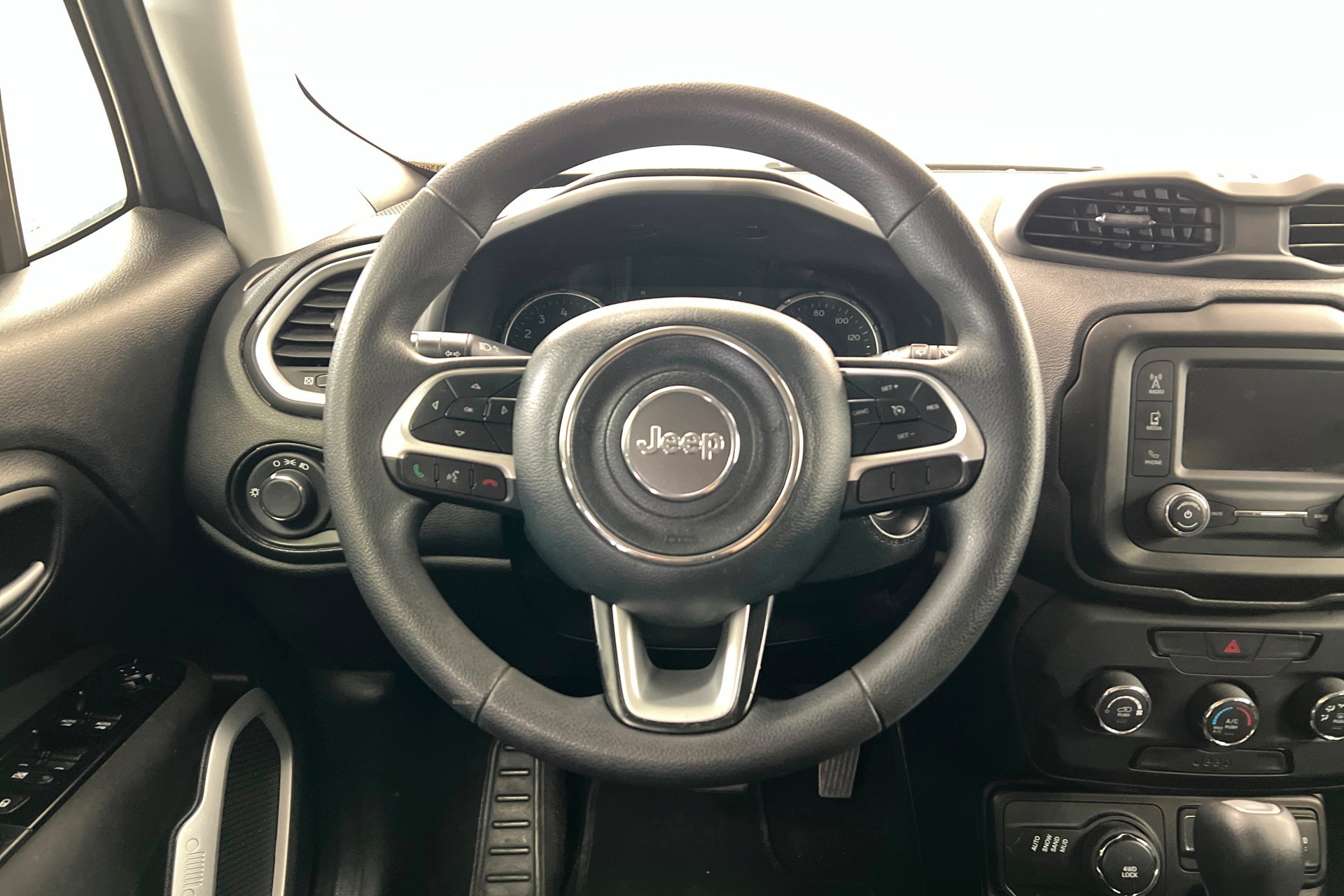 Used 2020 Jeep Renegade Sport w/ Sport Appearance Group AWD/4WD image 13