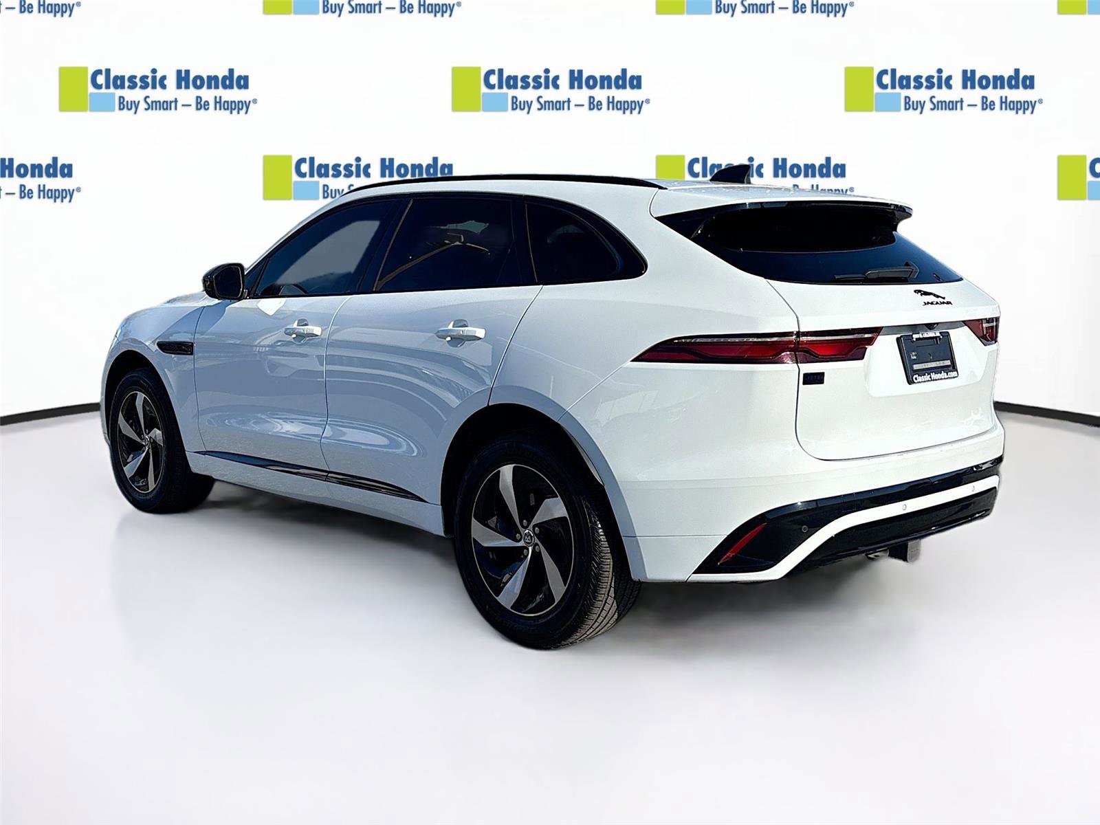 Used 2024 Jaguar F-PACE R-Dynamic S image 5