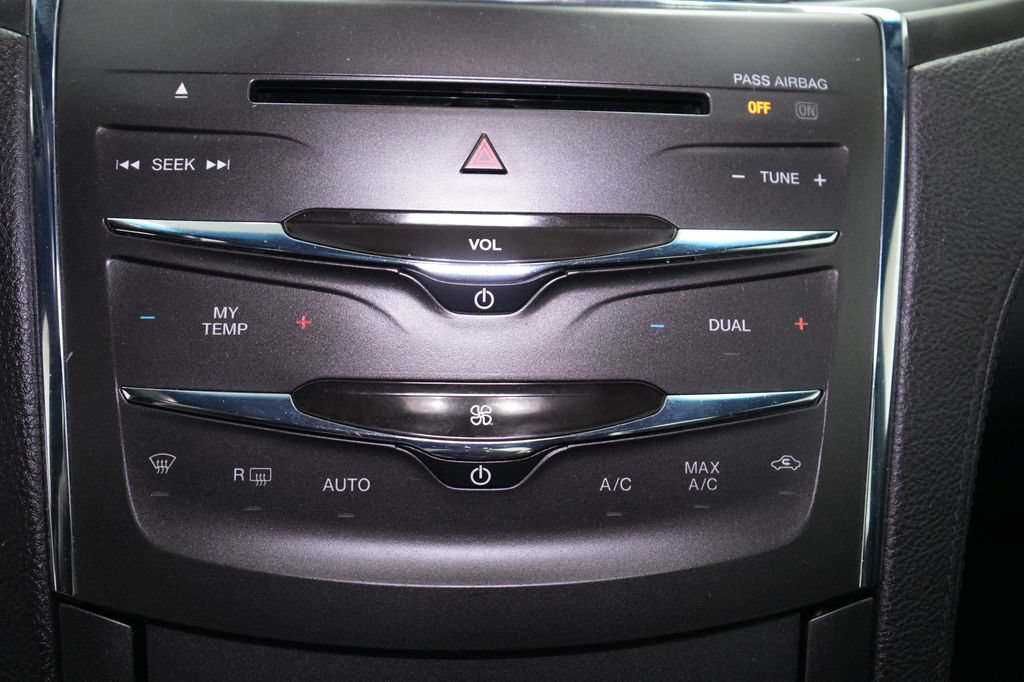 Used 2013 Lincoln MKS AWD image 33